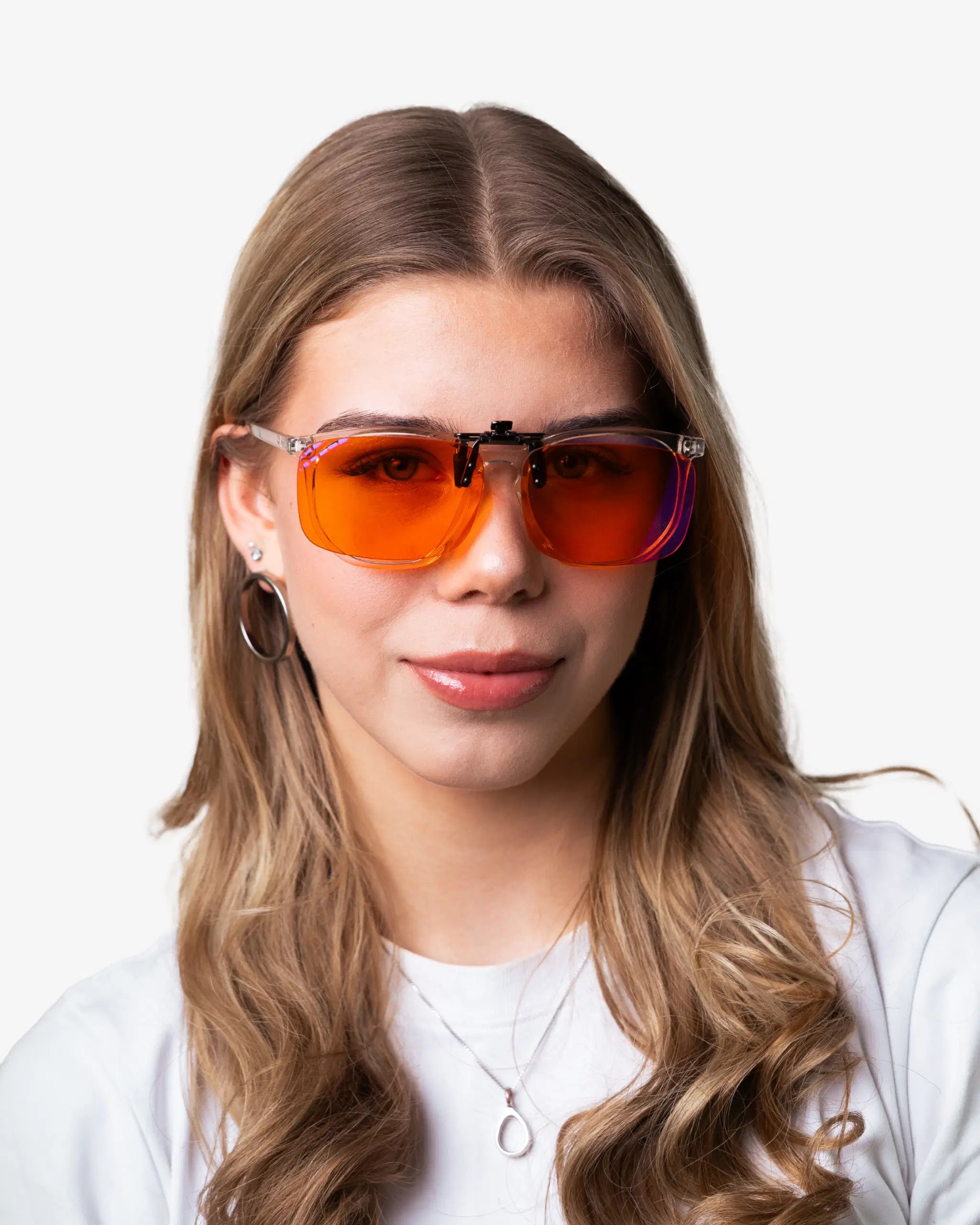 Clip-On- naisen päällä edestä